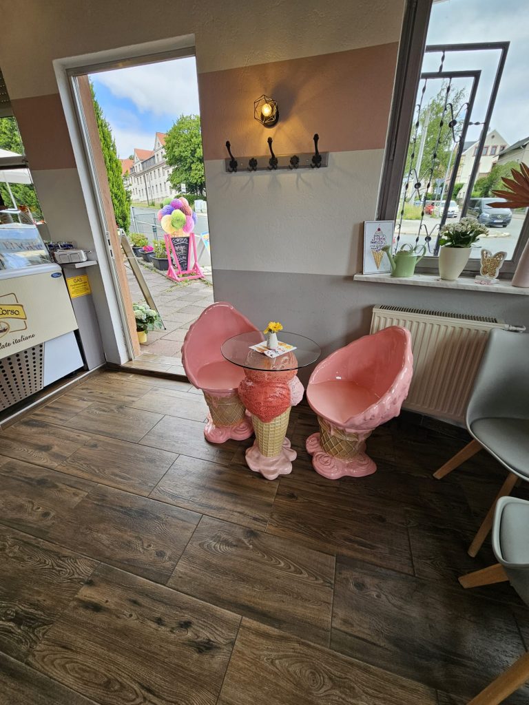 e1de51e1-cd39-4700-bebf-19e856e1b090